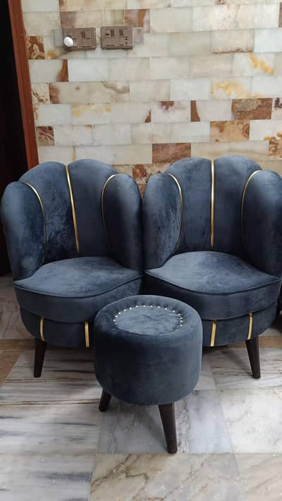 sofa chair with one table