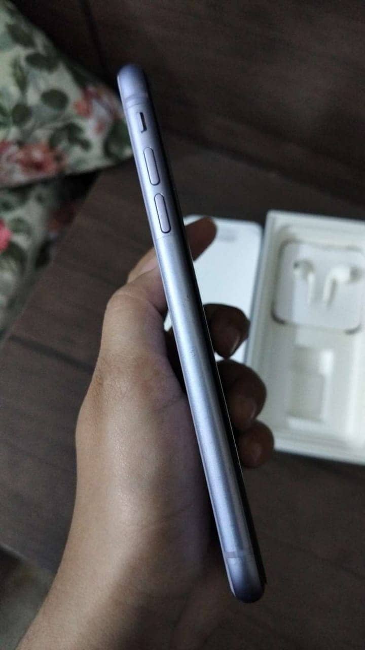 Apple iPhone 11 5
