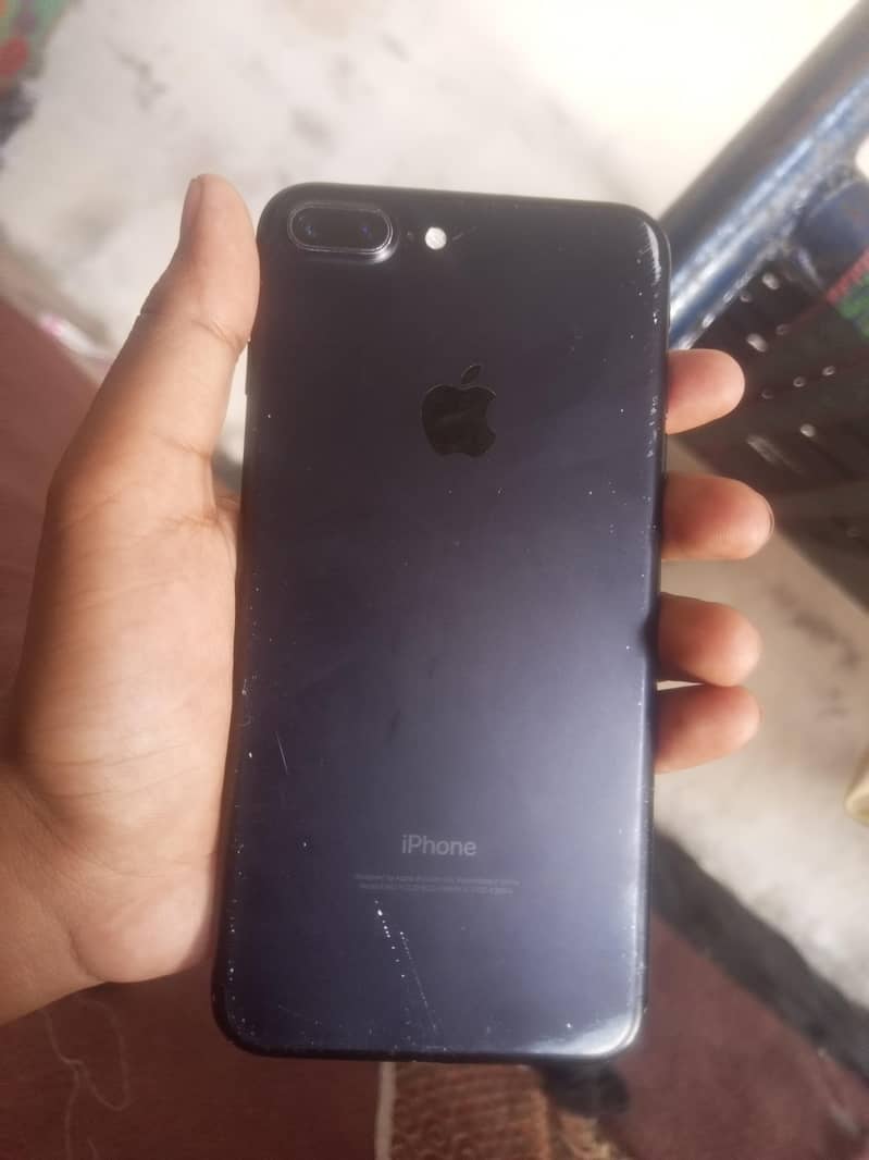 Apple iPhone 7 Plus 2
