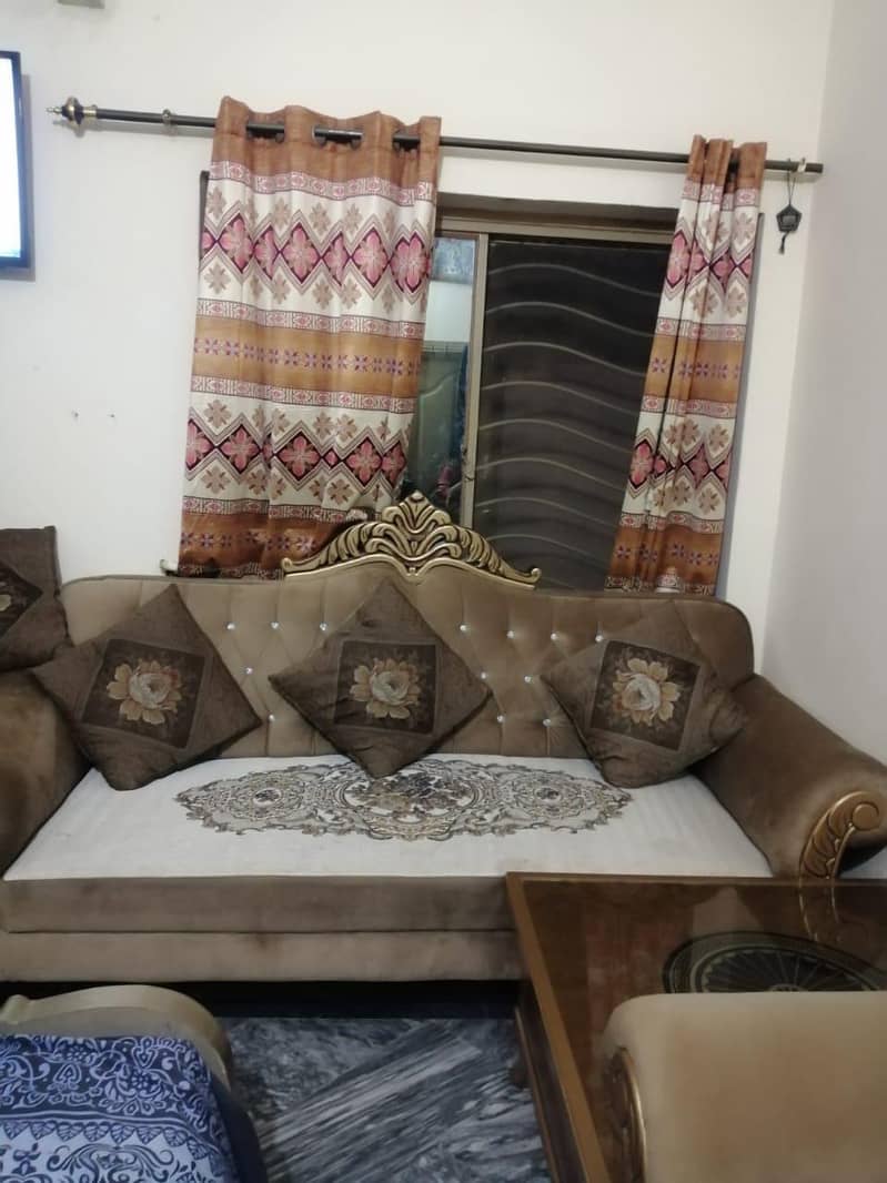 sofa set read caption? 3