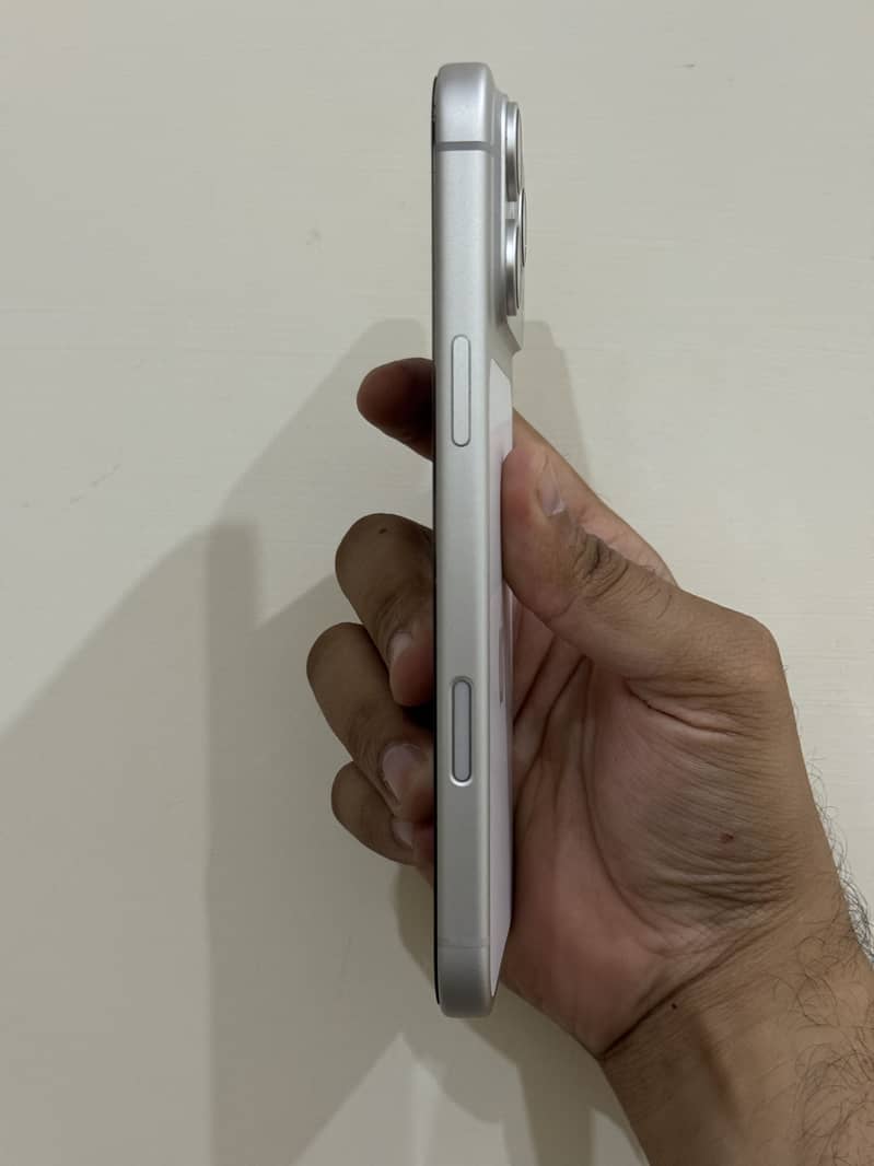 Apple iPhone 17 Pro Max 2
