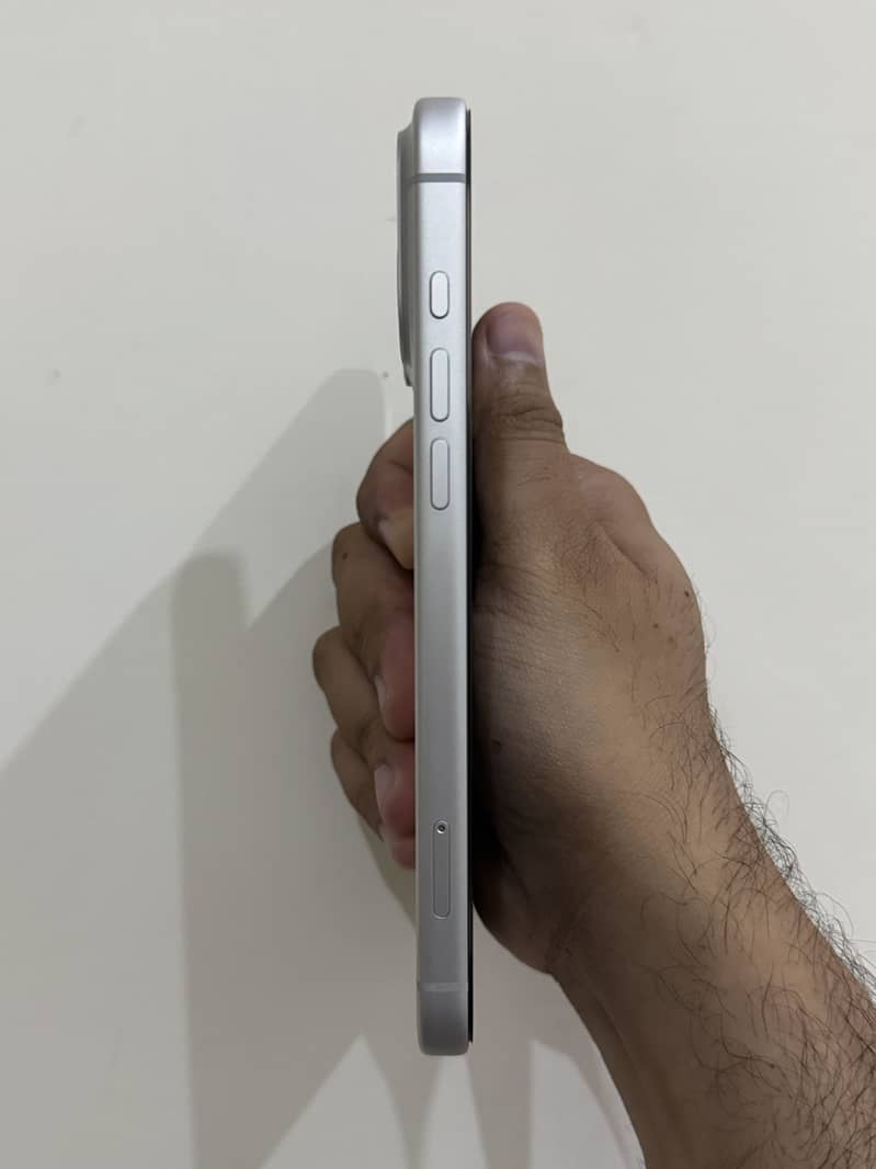 Apple iPhone 17 Pro Max 3