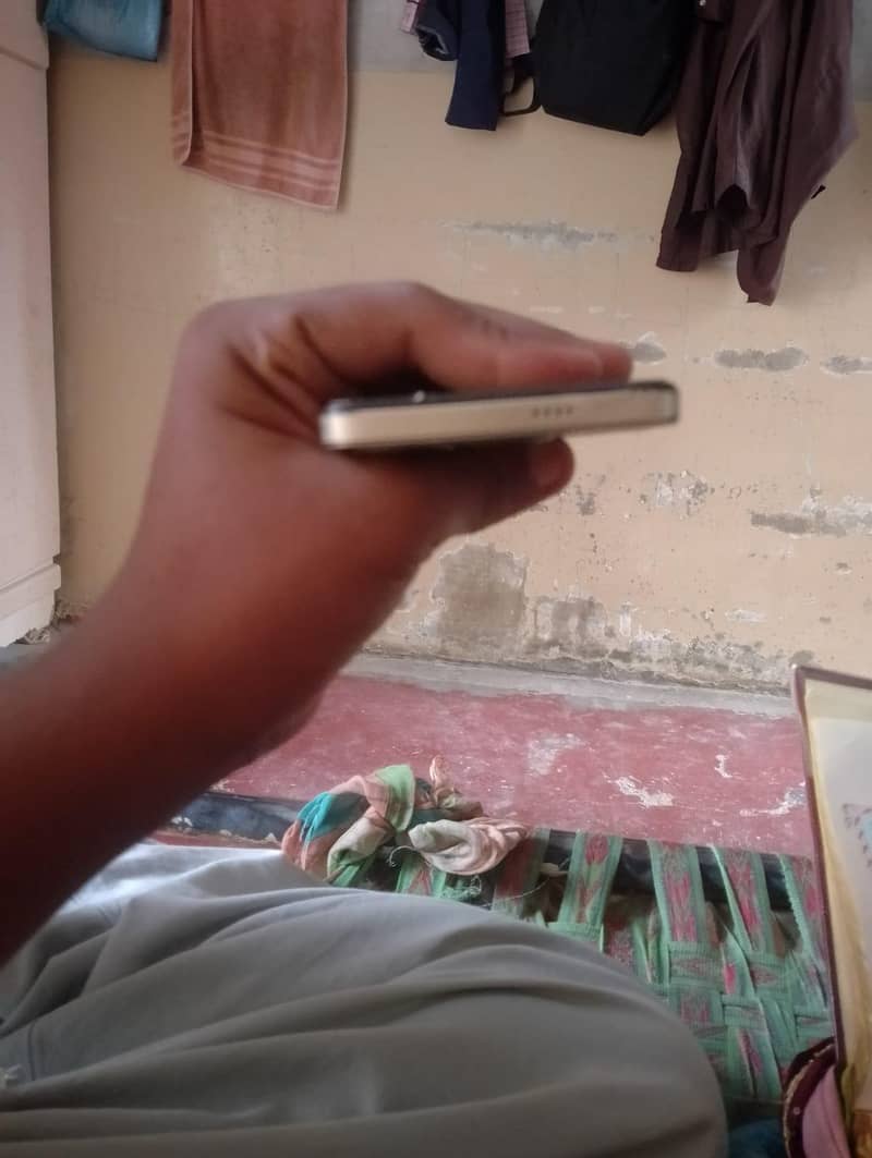 Tecno Spark 20C 3