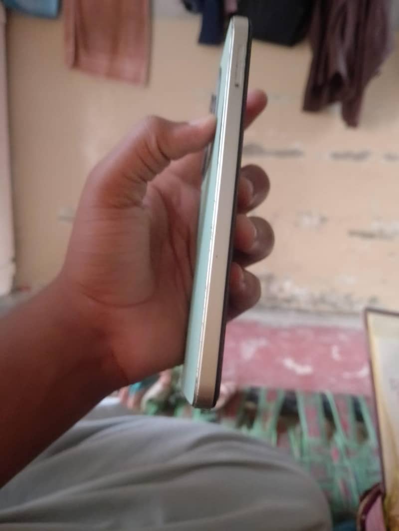 Tecno Spark 20C 4
