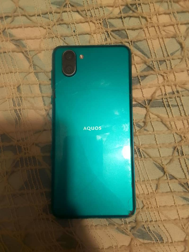 Sharp Aquos R3 1