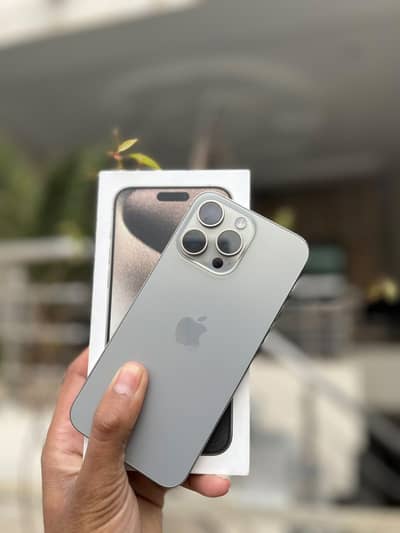 iPhone 15 Pro Max jv with original box