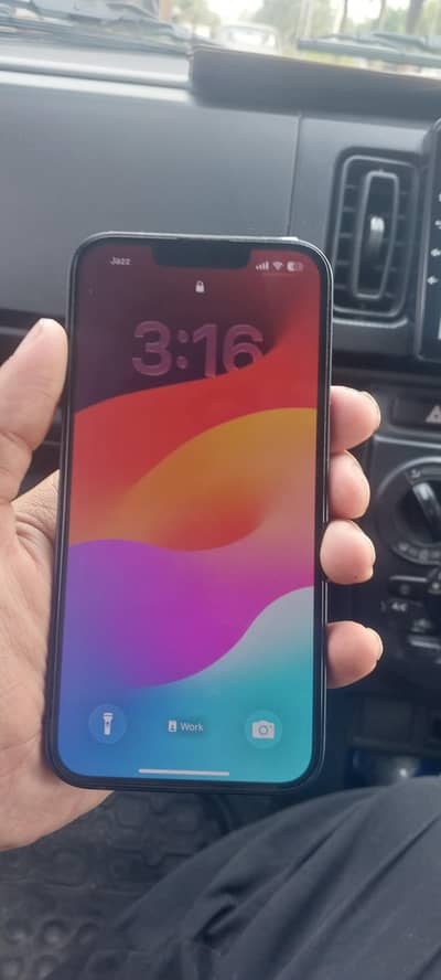 Apple iPhone 13