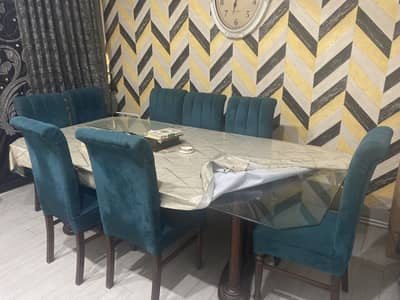 Dinning table for sale