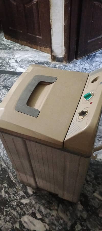washing machine single tub for sale in perfect condition