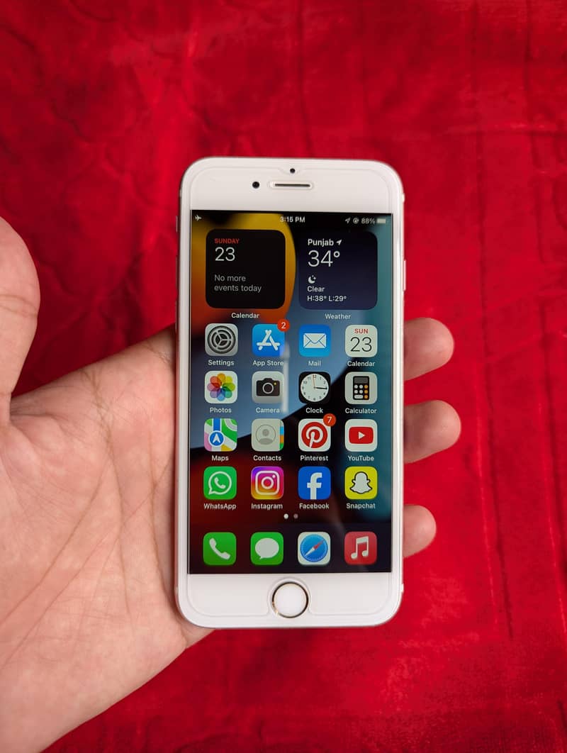 Apple iPhone 6S 1