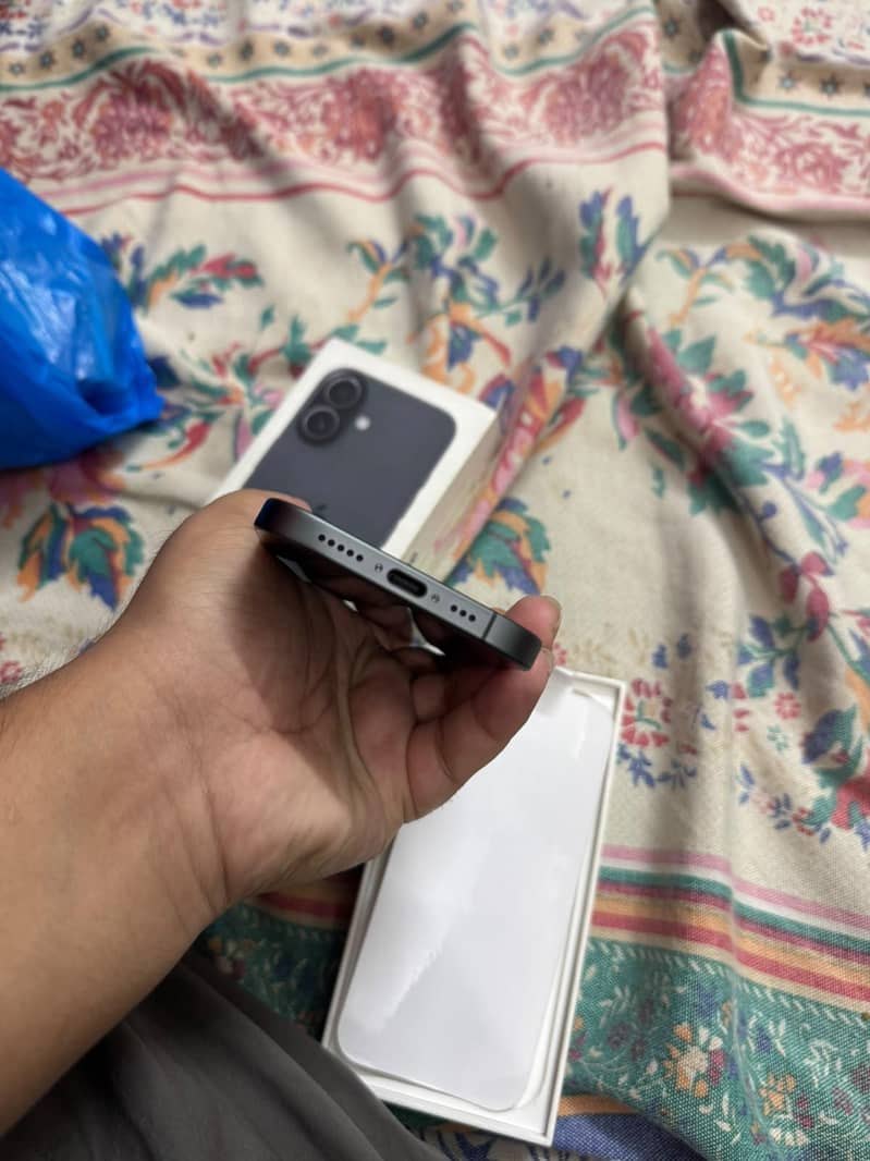 Apple iPhone 17 6