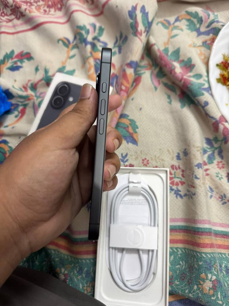 Apple iPhone 17 7