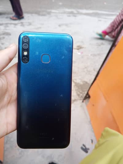 Infinix Hot 8
