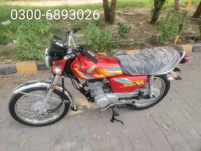 Honda 125 CG red color