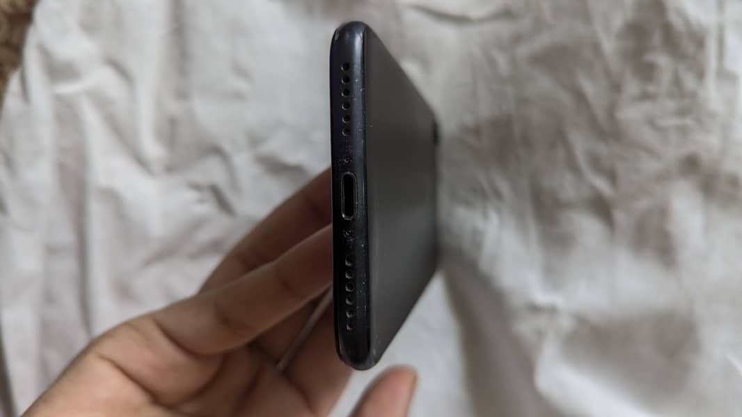 Apple iPhone 7 4