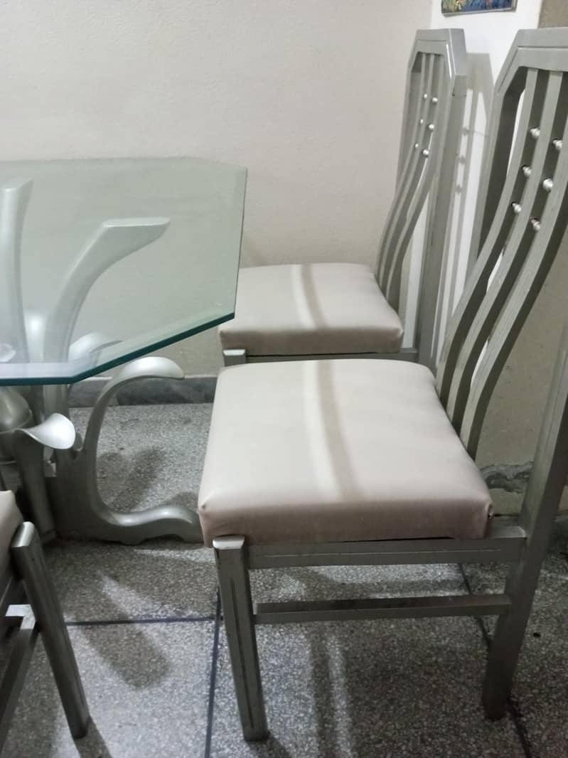 Dining table 4