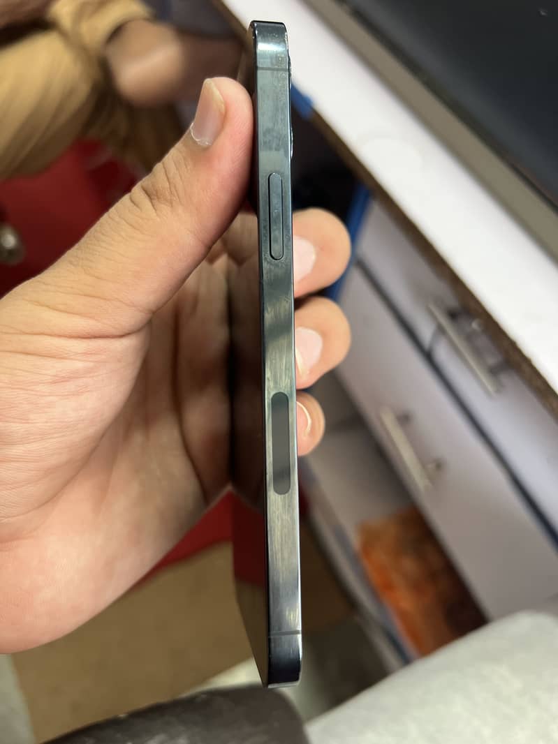 Apple iPhone 12 Pro 4