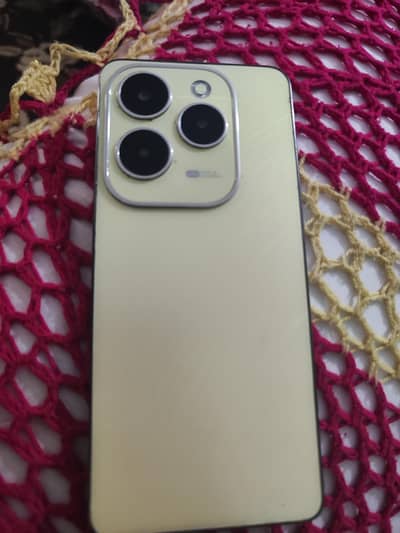 Infinix Hot 40