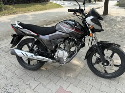 Honda cb125f  2021 model
