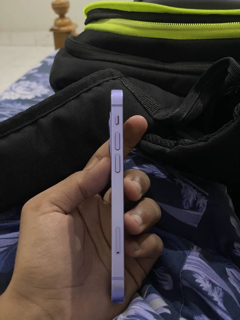 Apple iPhone 12 mini 6