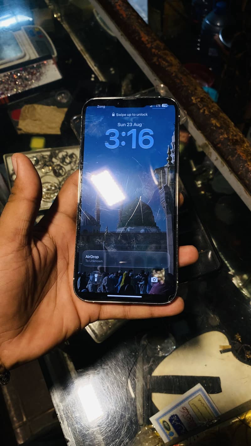iPhone 13 Pro Max 0