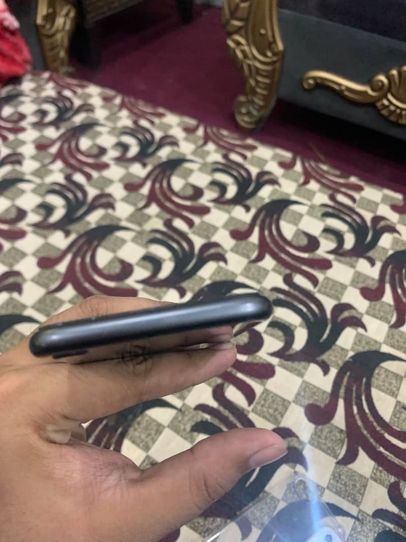 Apple iPhone 8 3