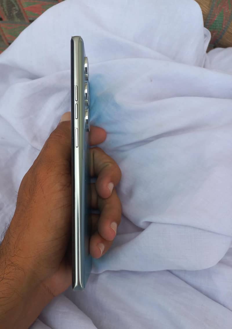 Tecno CAMON 40 Pro 4