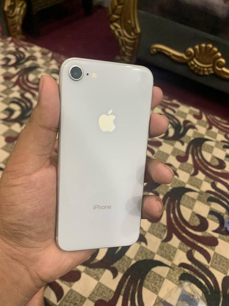 Apple iPhone 8 0