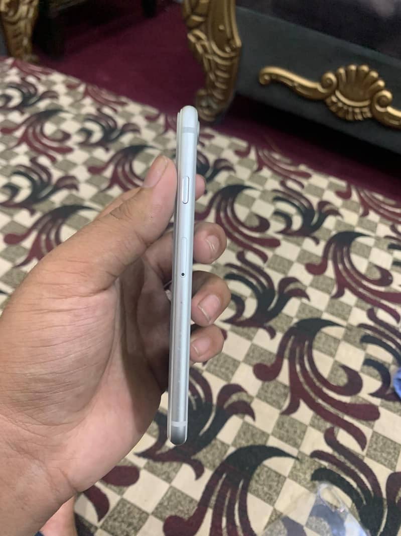 Apple iPhone 8 7