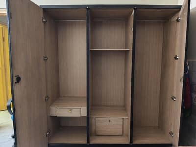 3 Door Wardrobe-Just polish --> NEW