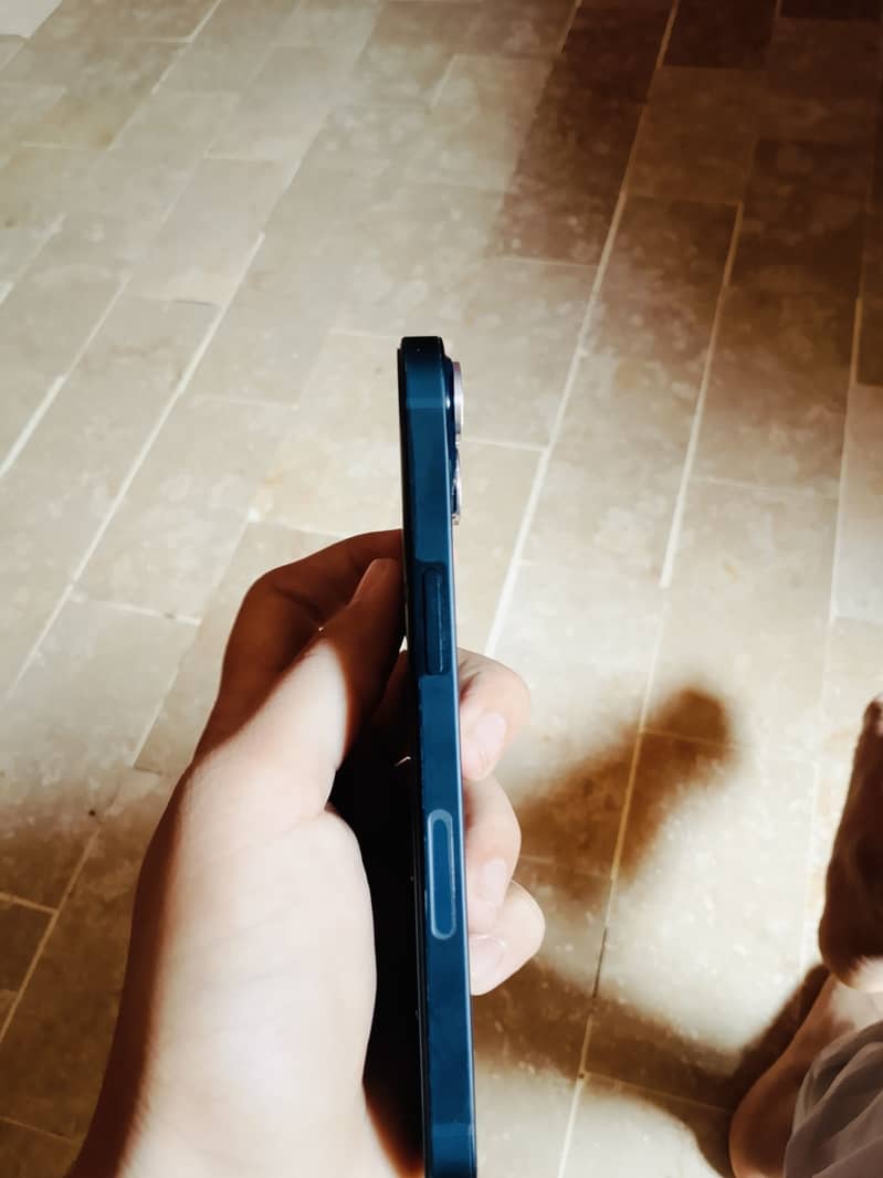 Apple iPhone 13 3
