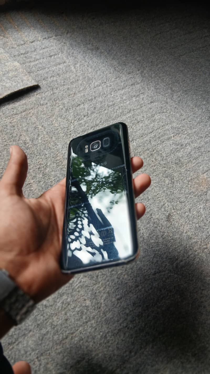 Samsung Mobile S8 Plus 1