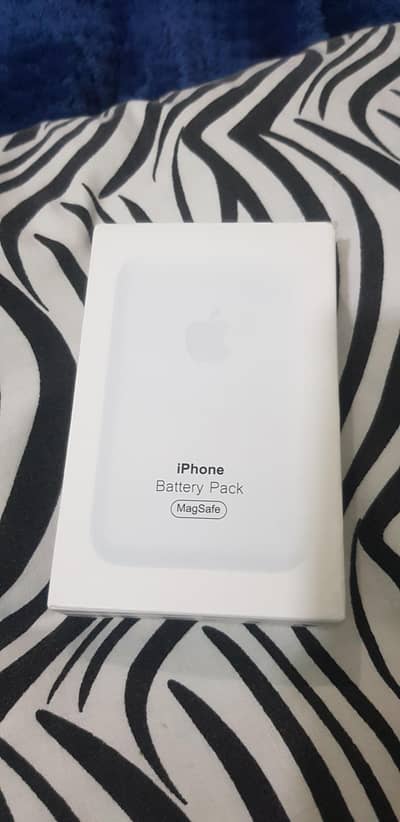 Apple iPhone magsafe wireless charging powr bank 10000 mAh 20 watt