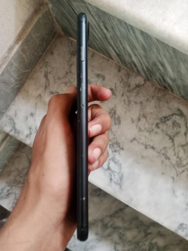 Apple iPhone 7 Plus 2