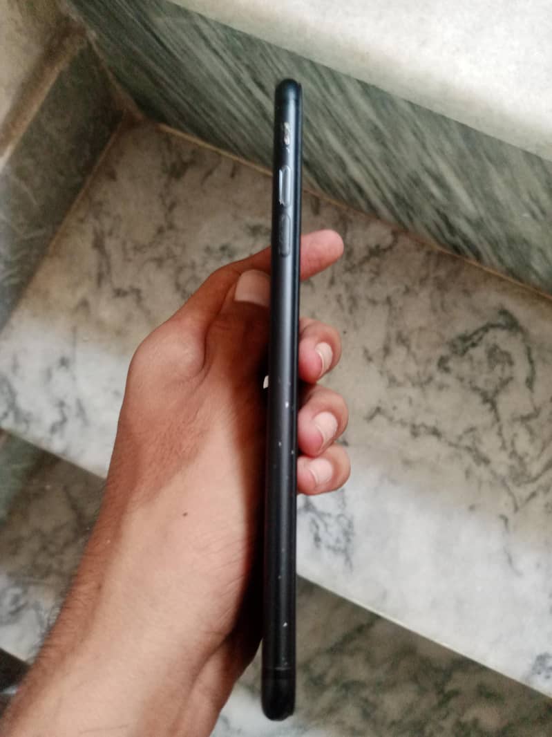 Apple iPhone 7 Plus 3