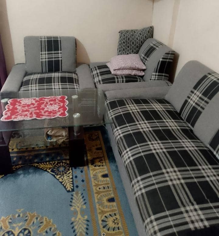 Sofa set with table 0