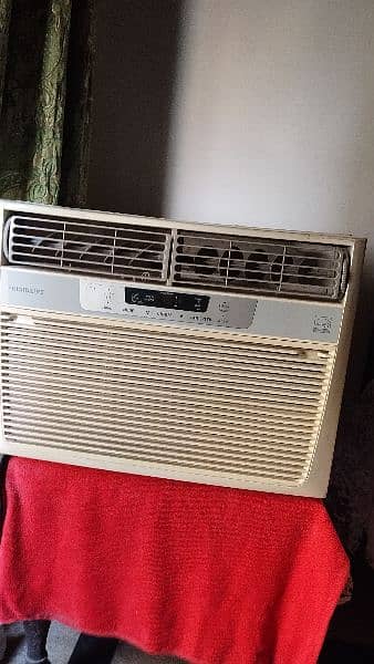 FRIGIDAIR WINDOW AC USED . 75 TON