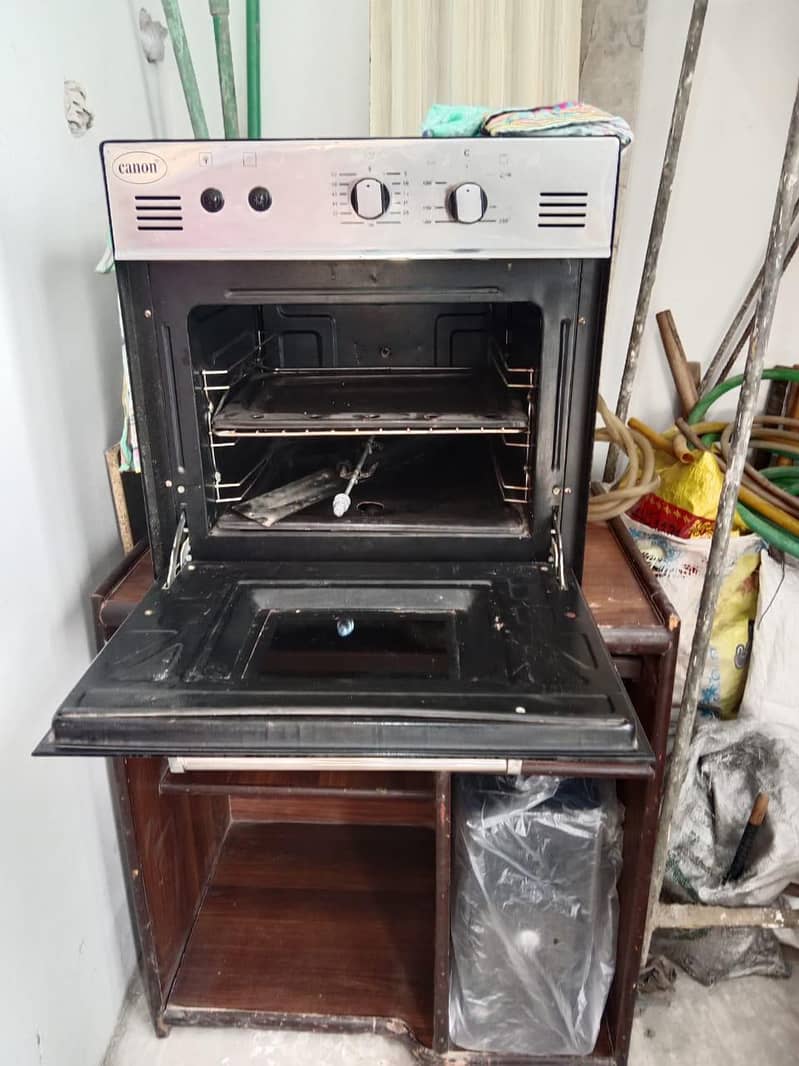 Baking oven 1