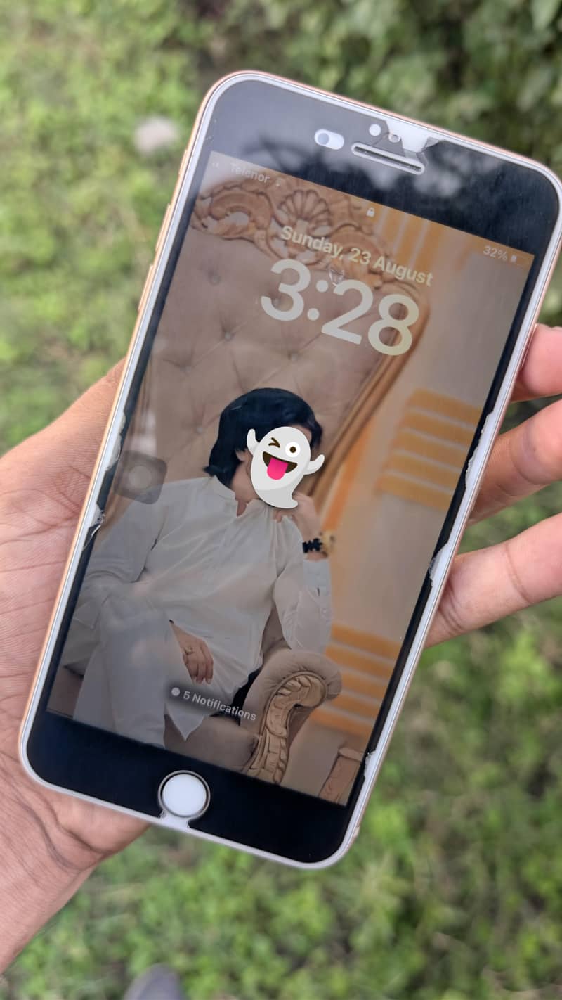 Apple iPhone 8 Plus 1