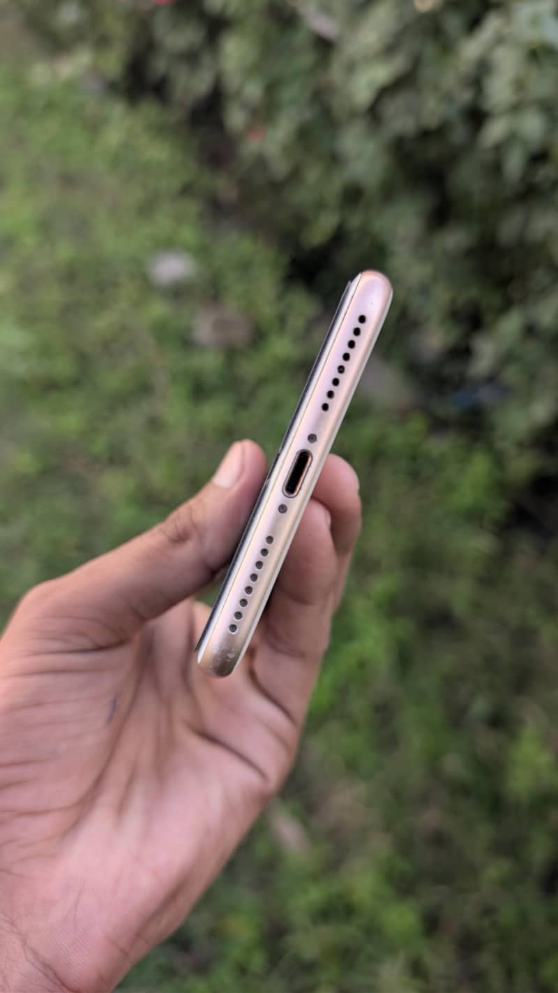 Apple iPhone 8 Plus 2