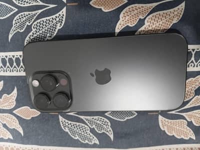 Apple iPhone 16 Pro jv