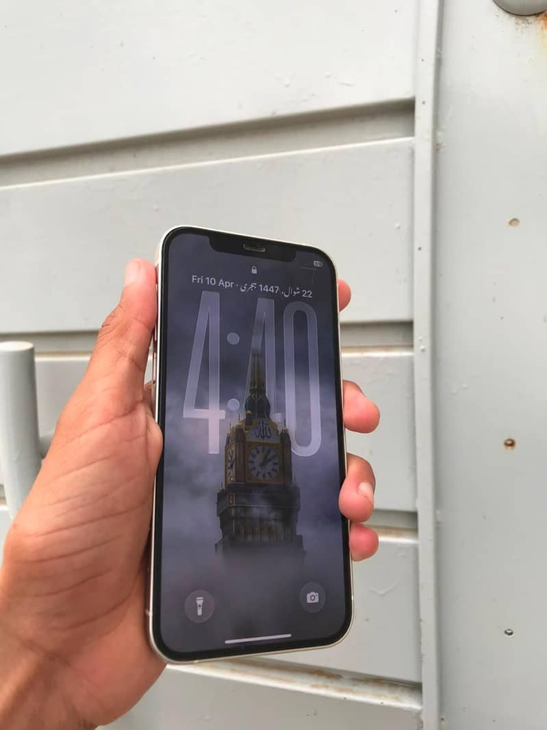 Apple iPhone 12 3
