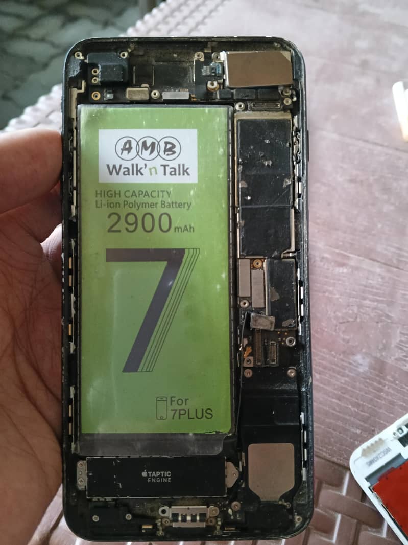 Apple iPhone 7 Plus 6