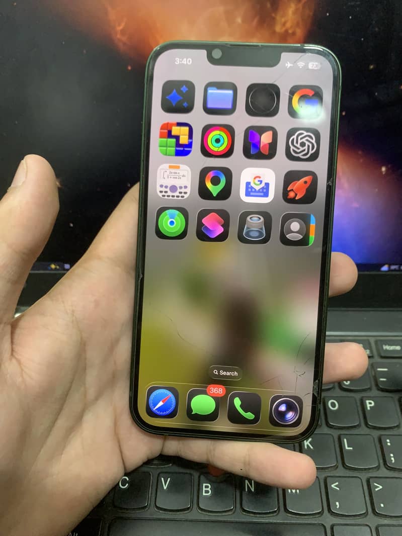 Apple iPhone 13 0