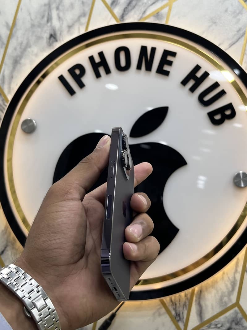 Apple iPhone 14 Pro 2