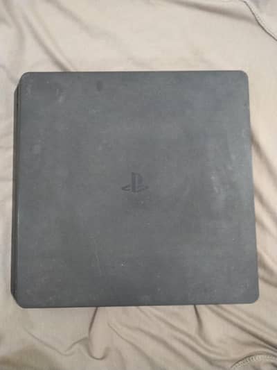 Playstation 4 slim