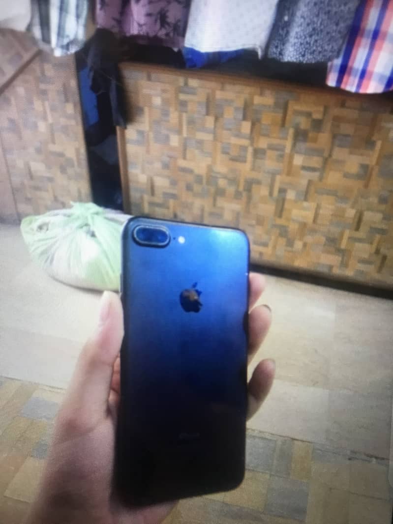 Apple iPhone 7 Plus 1