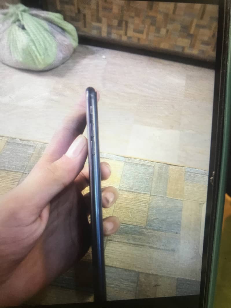 Apple iPhone 7 Plus 3