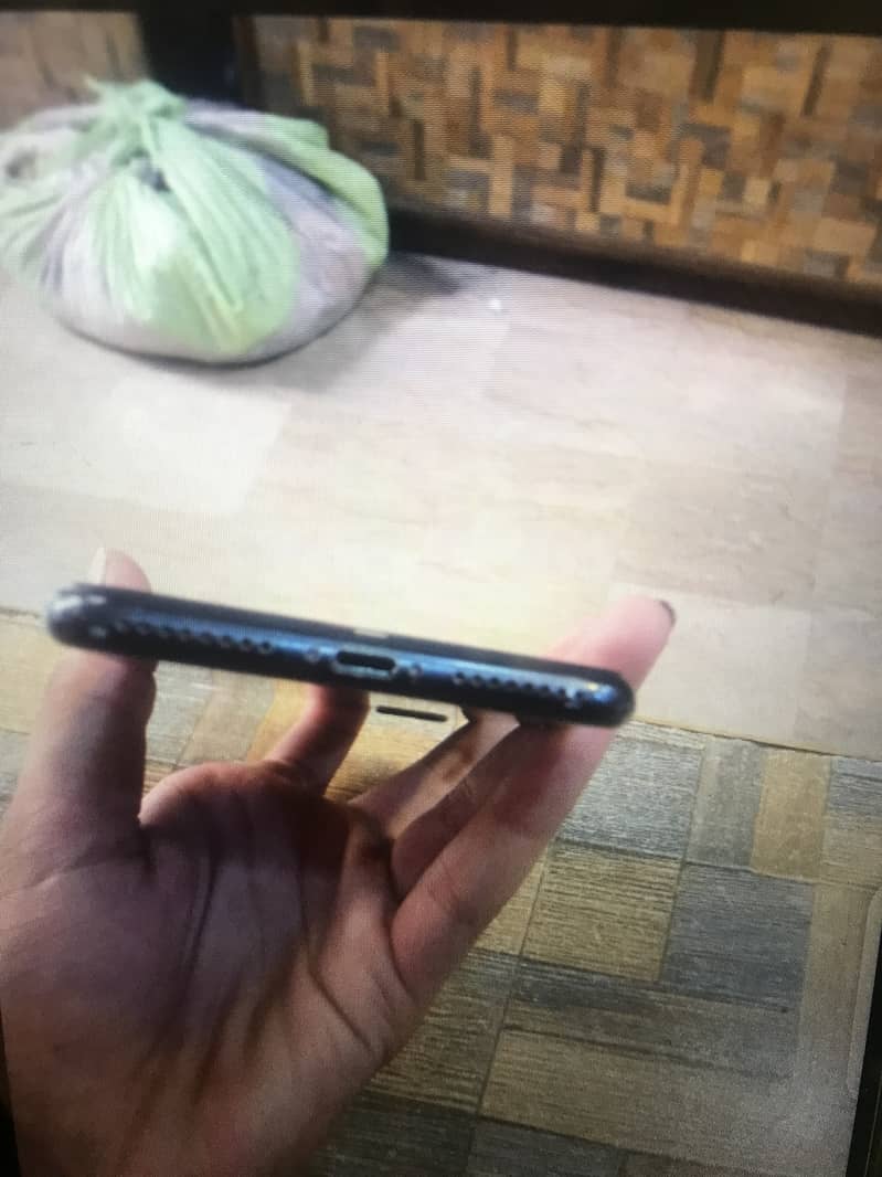 Apple iPhone 7 Plus 4