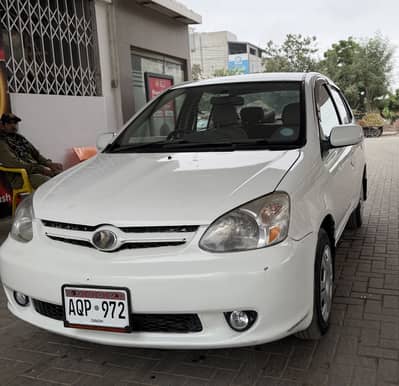 Toyota Platz 2005